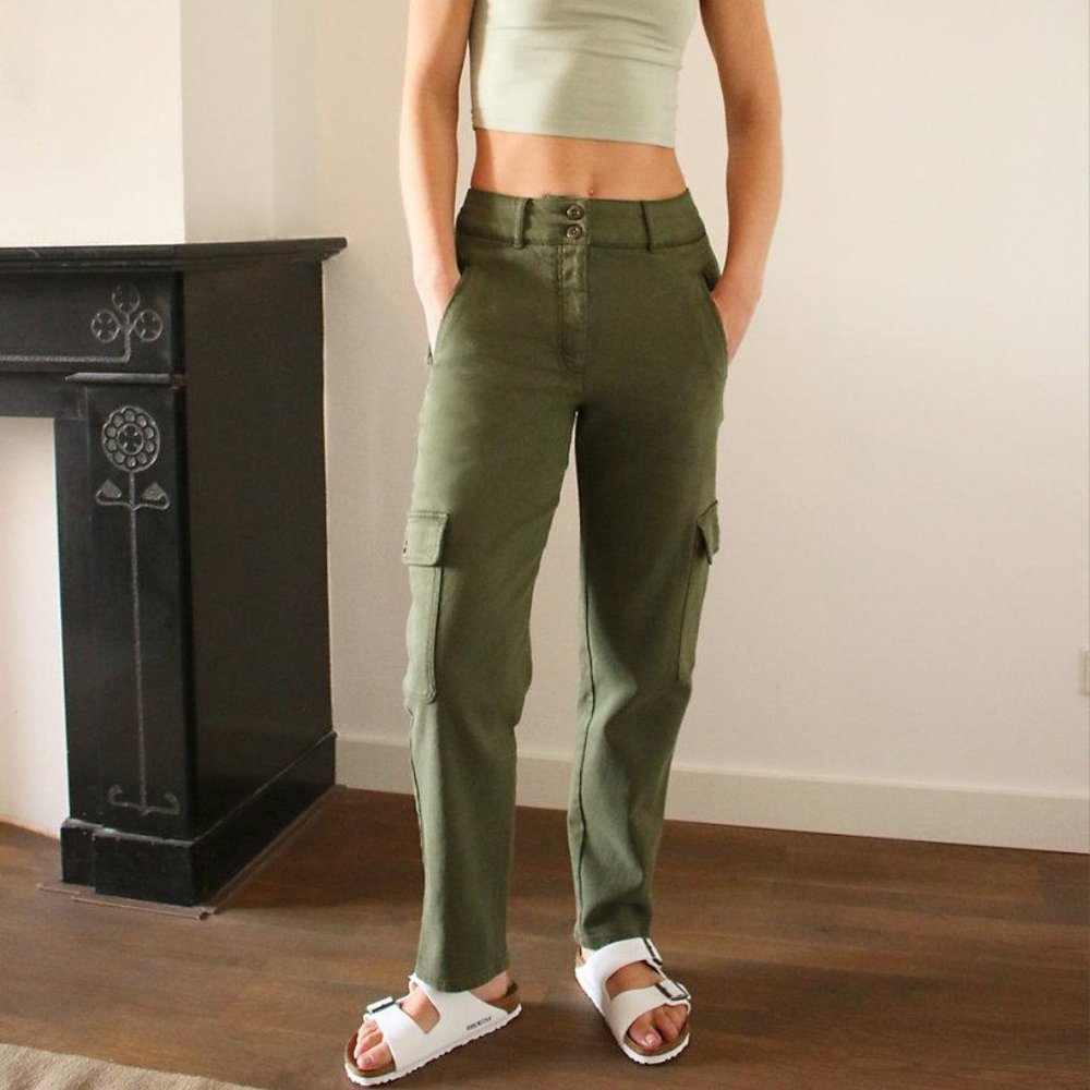 Aritzia Wilfred Free Modern Cargo Pant